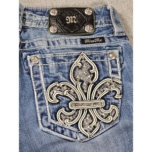 Miss Me Signature Cuffed Capri Jeans Medium Wash Fleur De Lis Rhinestone Size 26